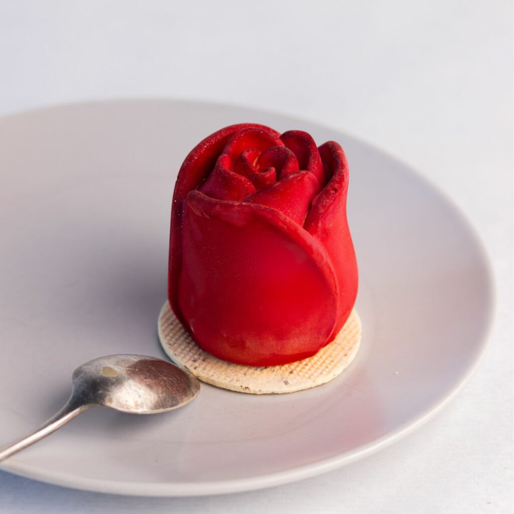 ROSE TROMPE L'OEIL DESSERT GLACÉ